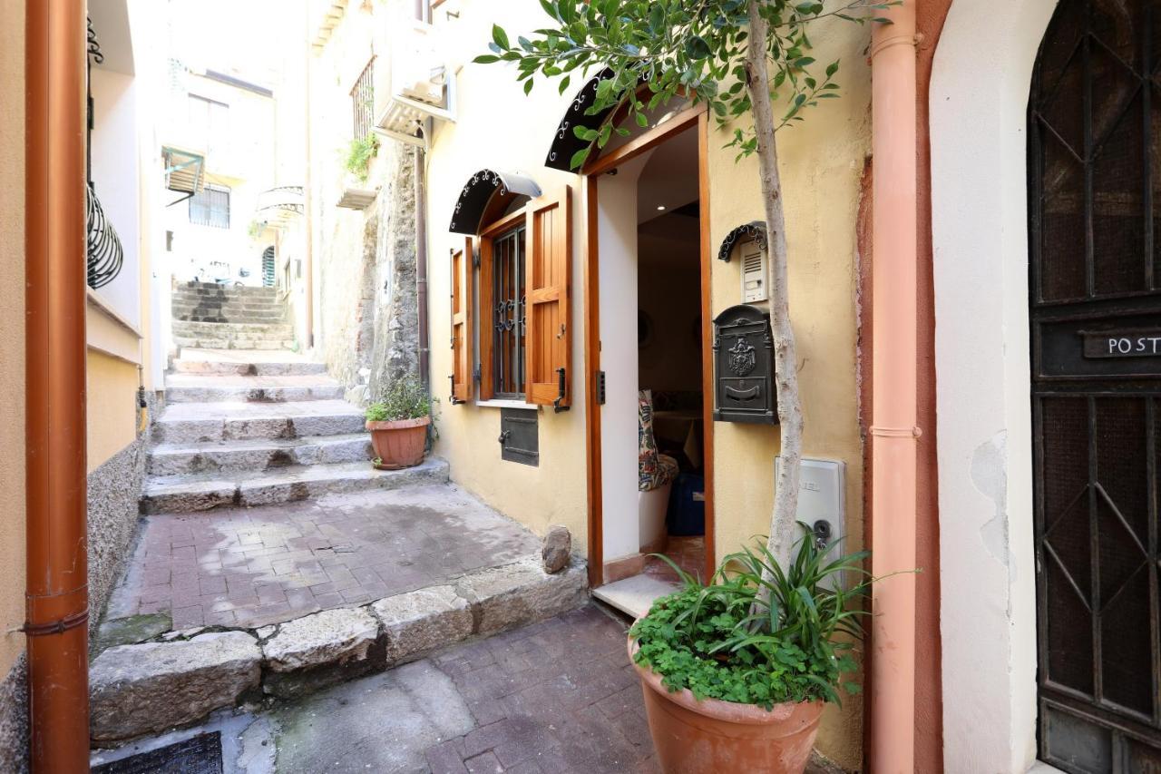 Porta Catania & Duomo Cozy Apartment Taormina Exteriör bild